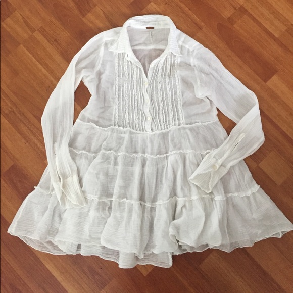 Free People Tops - Free people romantic white top Blouse